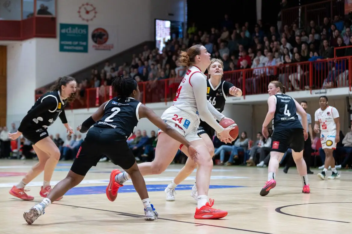 Ausgeglichene Partie der GiroLive-Panthers kippt nach der Halbzeit zugunsten der TK Hannover Luchse