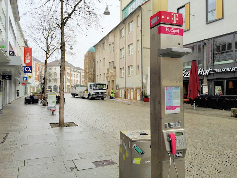 Hotspot-Säule der Telekom in Osnabrück am Nikolaiort