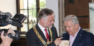 Verleihung des Rosa Courage Preises an Klaus Wowereit in Osnabrück