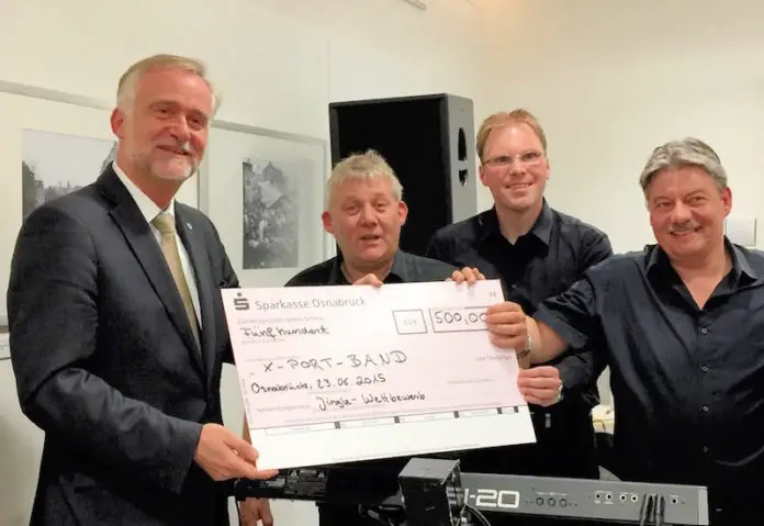 Oberbürgermeister Wolfgang Griesert und X-Port-Band