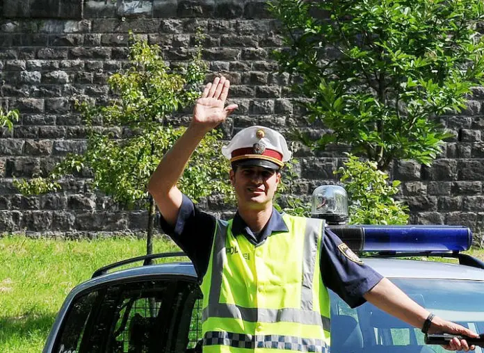 Symbolbild Polizei Verkehrskontrolle