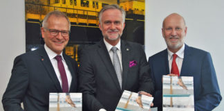 Manfred Hülsmann (Vorstandsvorsitzender), Oberbürgermeister Wolfgang Griesert (Aufsichtsratsvorsitzender) und Dr. Stephan Rolfes (Vorstand)