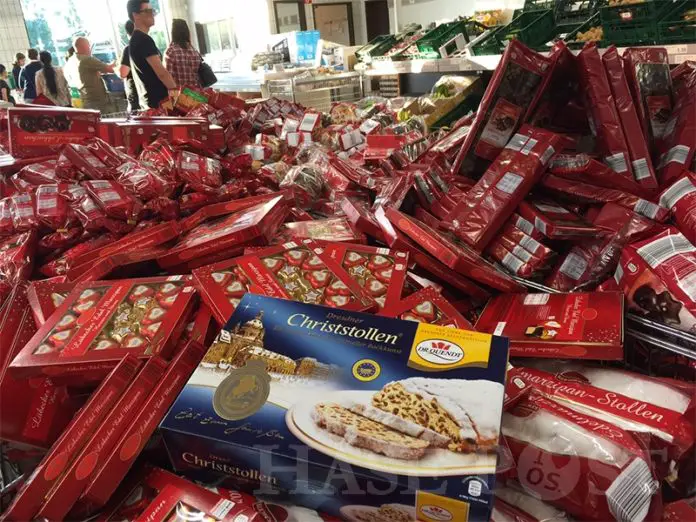 weihnachtsware, Lebkuchen,Spekulatius, Christstollen im Aldi Supermarkt Osnabrück