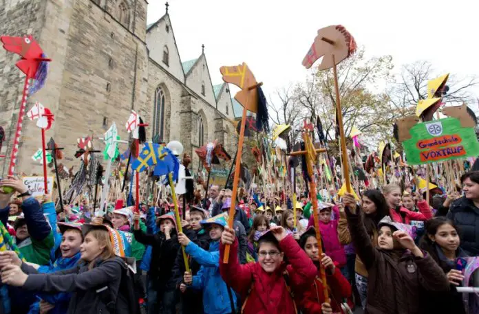 Am Donnerstag ist Steckenpferdreiten in Osnabrück!