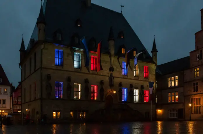 2015-11-16_Rathaus_Beleuchtung_Frankreich_2 Kopie Rathaus Osnabrück Trikolore