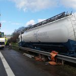 Aufwändige Tanklaster-Bergung auf der A1 bei Osnabrück [Update]