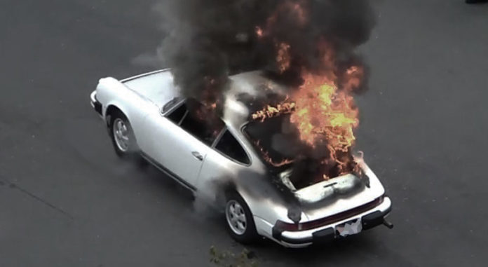 Porsche Feuer Smbolbild