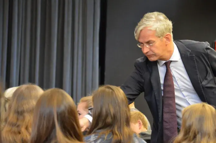 Dr. Mathias Middelberg, Gymnasium in der Wüste