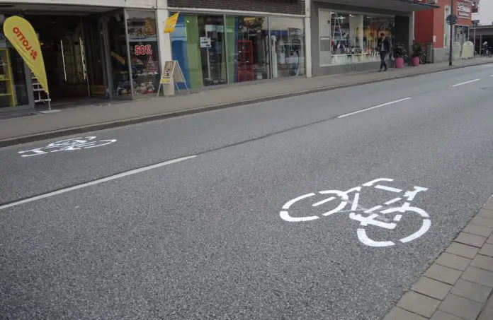 "Sharrows" auf der Lotter Straße