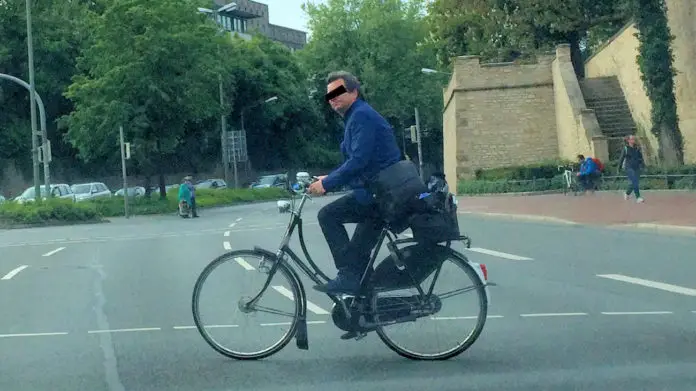 Mann auf Fahrrad