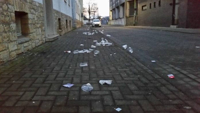 Müll nach VfL Spiel