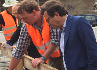 Frank Otte looking at things