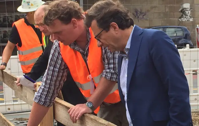 Frank Otte looking at things