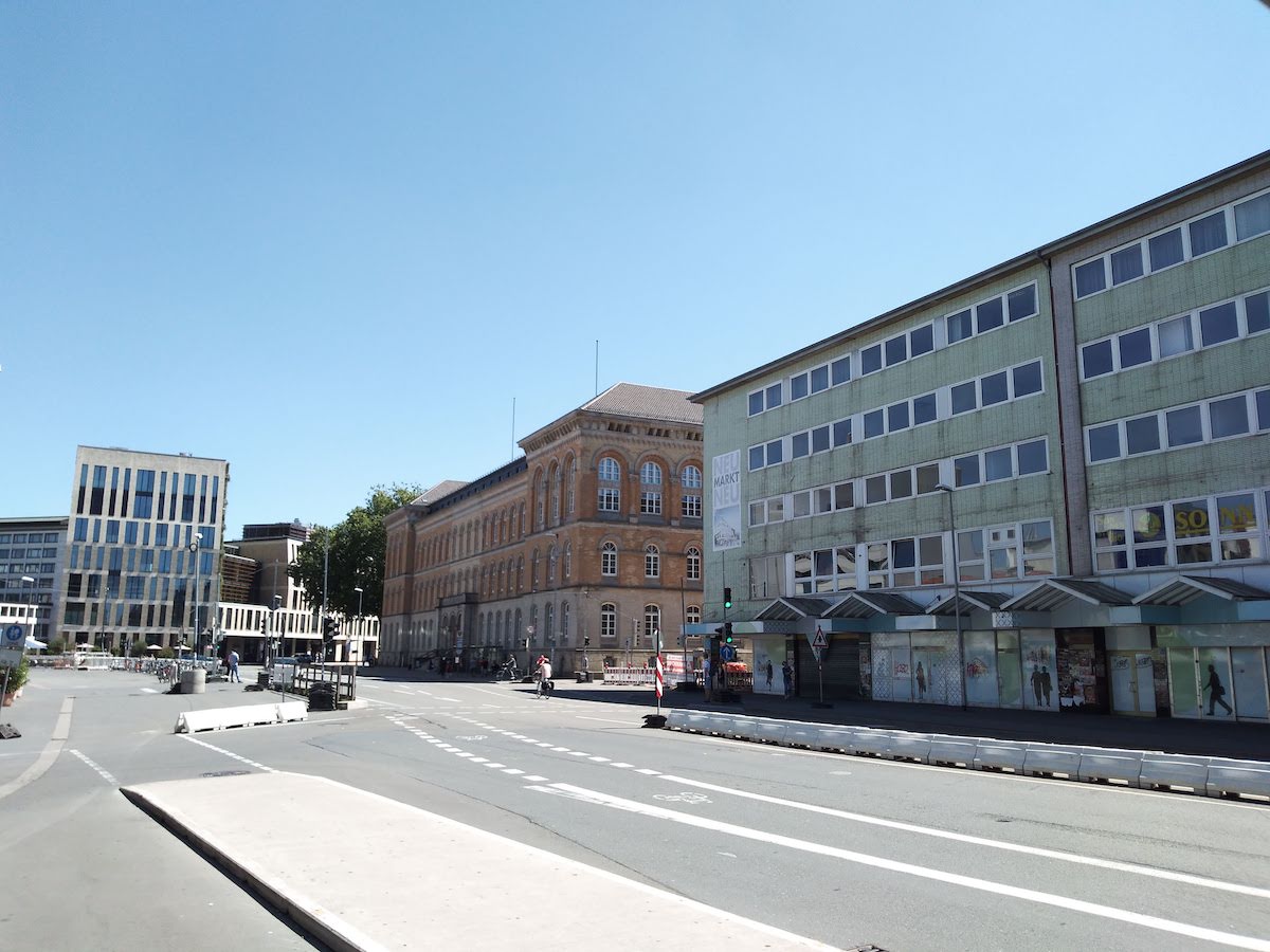 Busbahnhof, Osnabrück, Neumarkt, Kachelgebäude