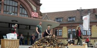 Zigarettenkippen vor dem Osnabrücker Hauptbahnhof