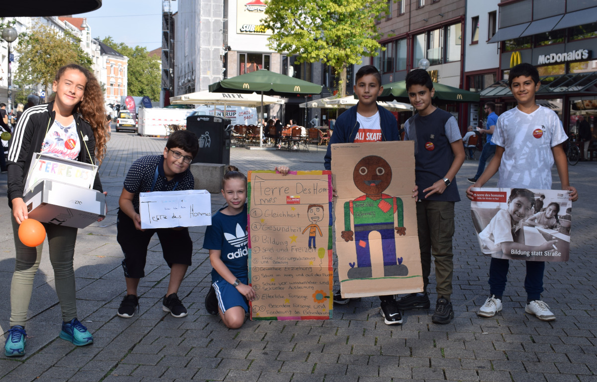 Boris Pistorius unterstützt die Aktion "Straßenkind für einen Tag"