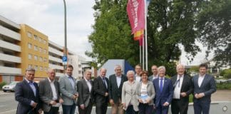 Gruppenfoto der CDU-Landtagsabgeordneten vor der Handwerkskammer in Osnabrück
