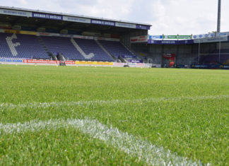 Kommentar: VfL Osnabrück – Kämpfen, beißen und zusammenhalten Spielfeld im VfL Stadion an der Bremer Brücke