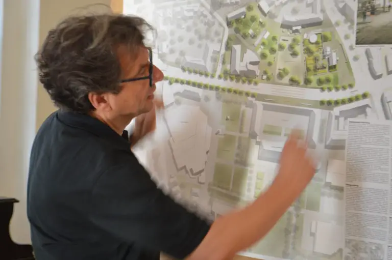 Ledenhof soll schöner werden – Alleebäume für den neuen Graben