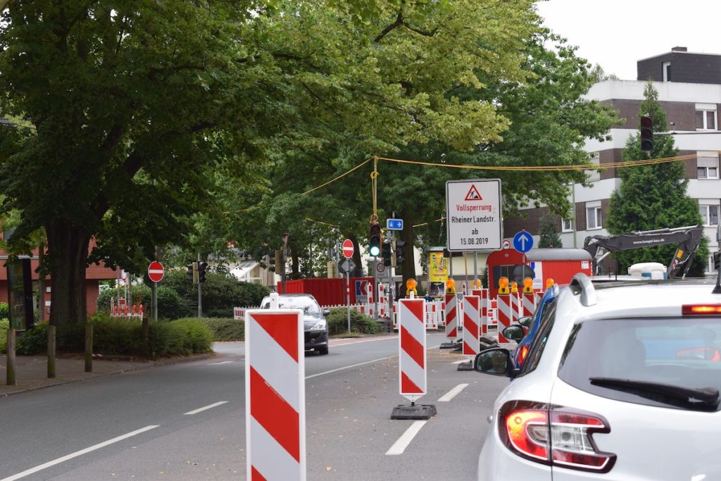 Der Verkehr hat's schwer an der Rheiner Landstraße