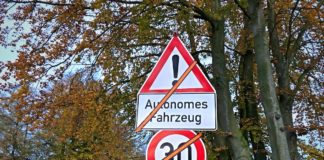 Warnschild in der Sedanstraße