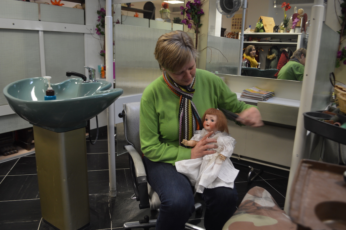 Haare schneiden und Schädelbrüche kurieren – Huneckes Puppenklinik in Osnabrück