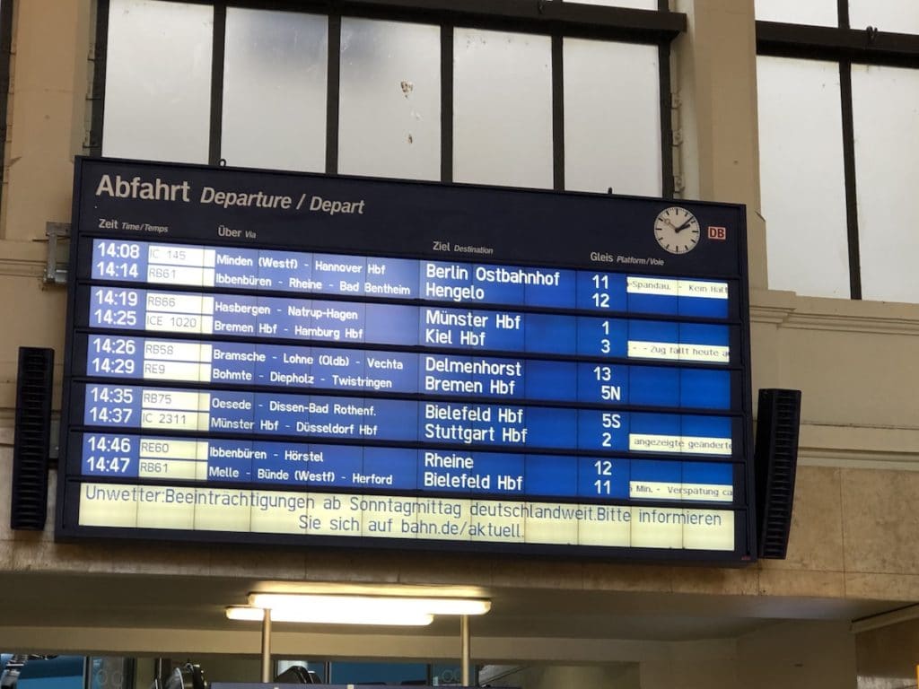 Abfahrttafel Hauptbahnhof Osnabrück