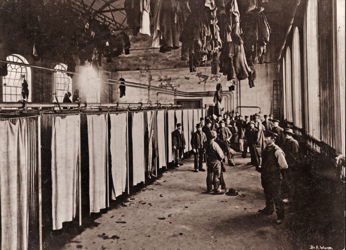 Ein historisches Foto zeigt das Innenleben der alten Waschkaue am Piesberg