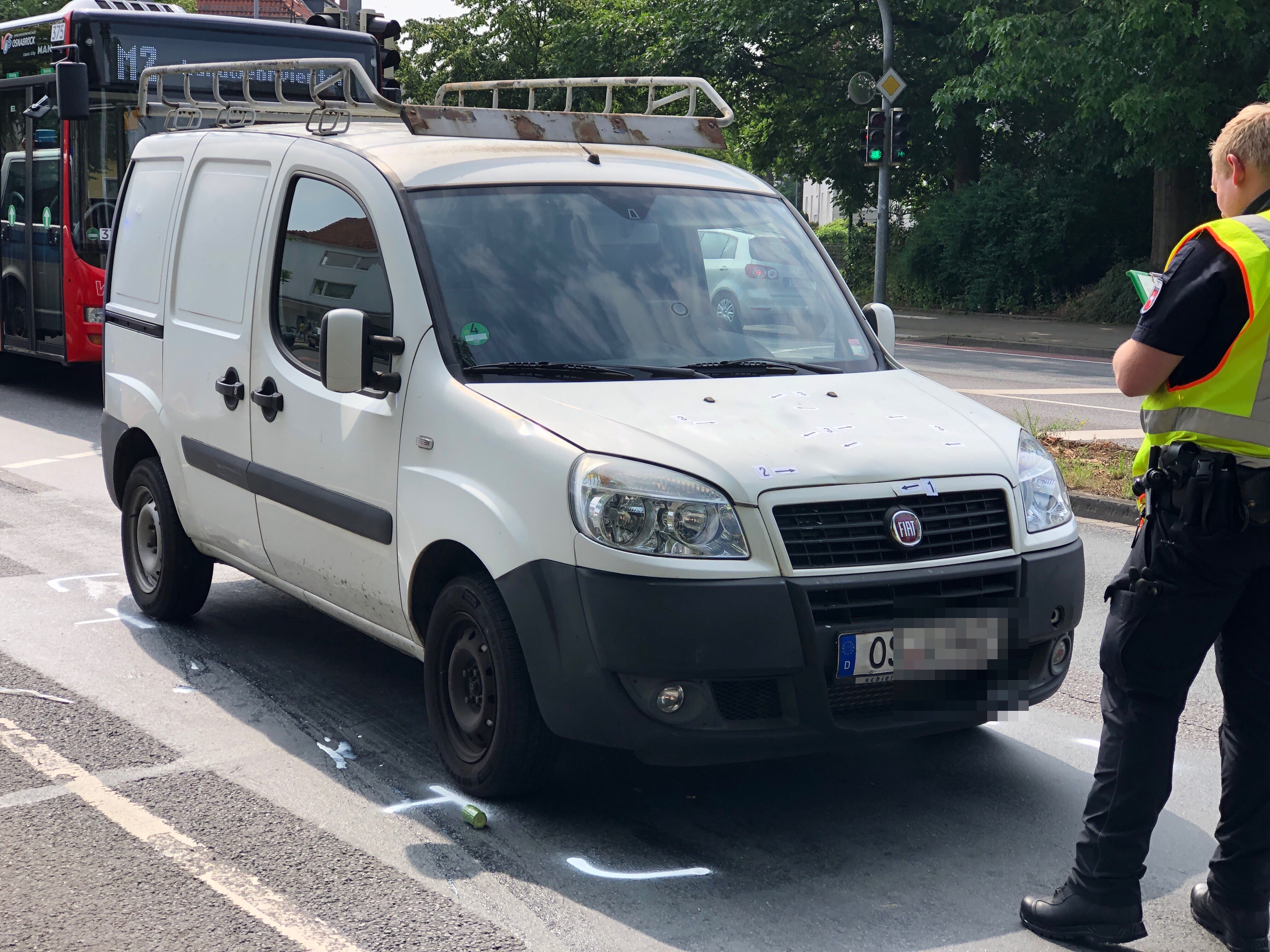 Schwerer Verkehrsunfall am Eversburger Platz - Pkw-Fahrer übersieht Fußgänger