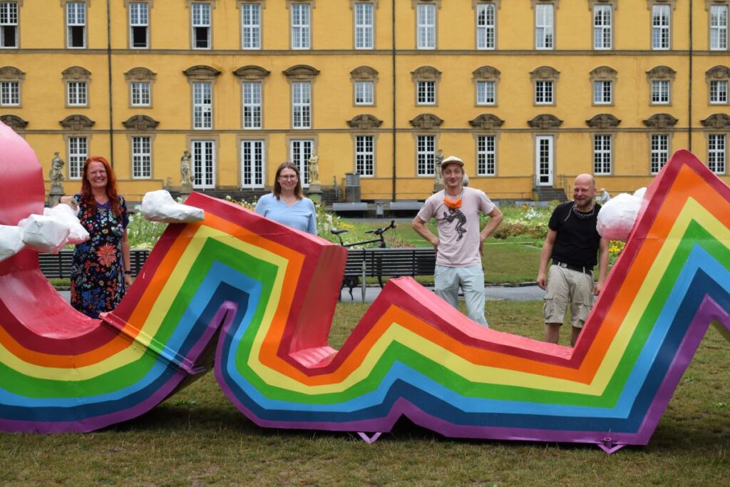 „ALLESWIRDGUT"-Regenbogen im Osnabrücker Schlossgarten