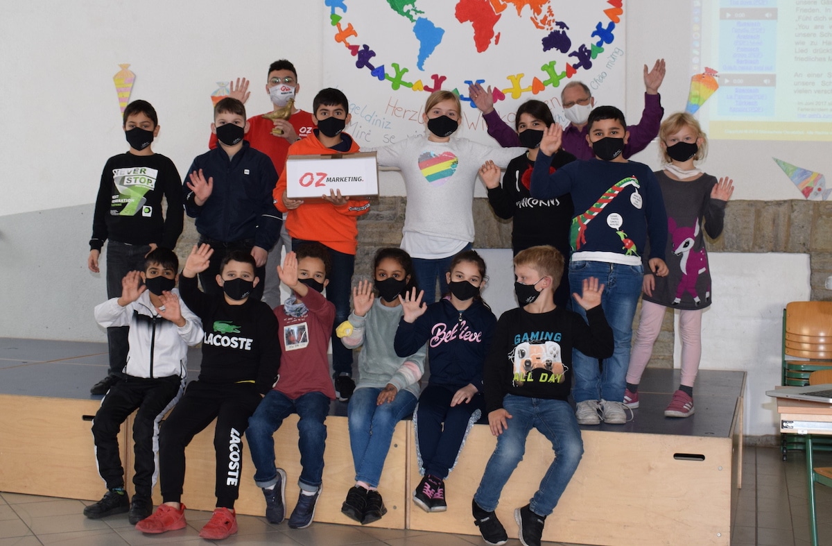 Gute Nachricht des Tages: OzMarketing spendet Kindermasken an Stüveschule