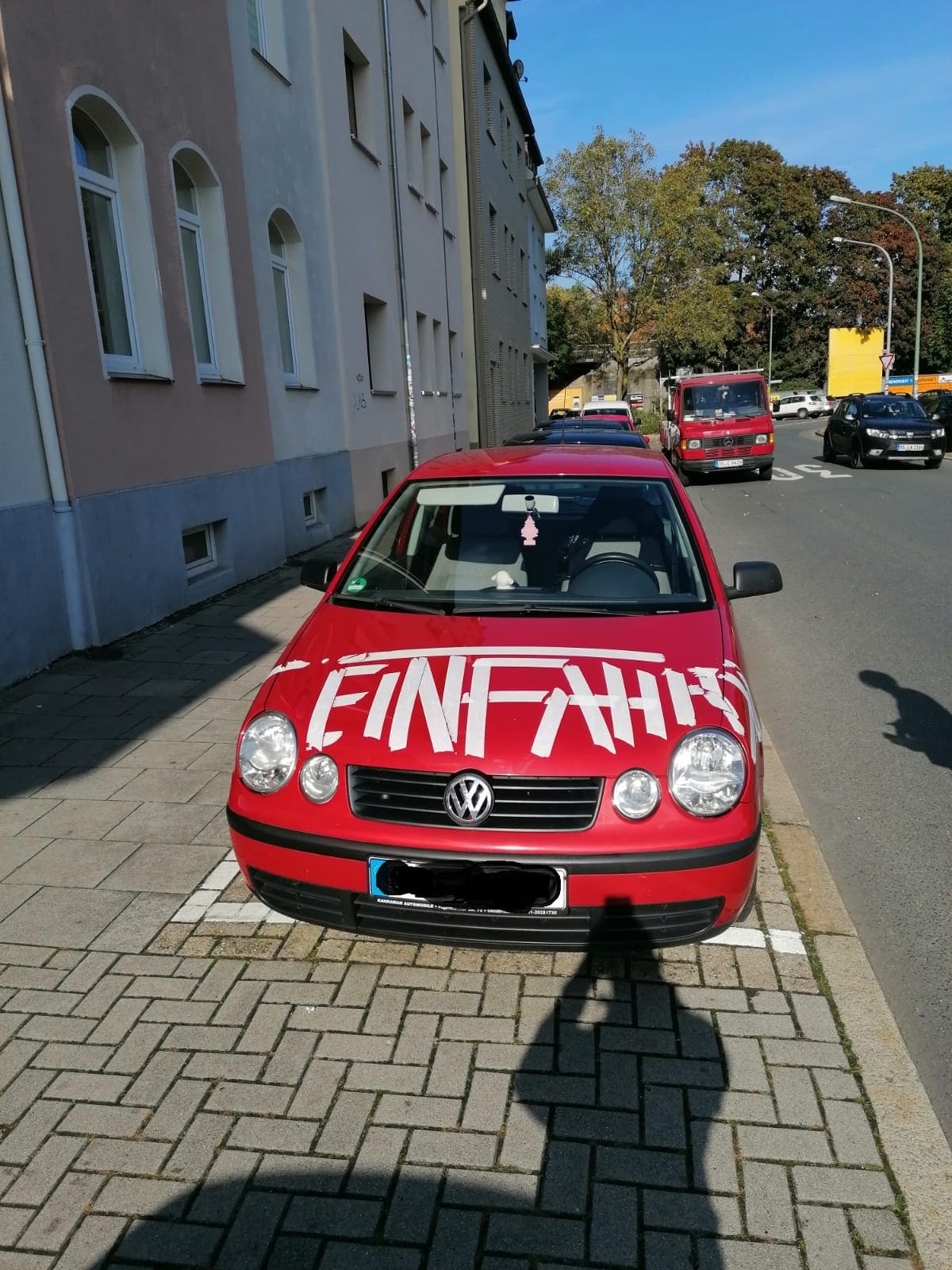 Selbstjustiz gegen Einfahrtparker? Auto in der Klöntrupstraße wurde "getaped"