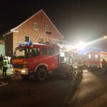 PKW kippt in Hofeinfahrt in Bad Iburg