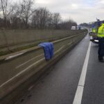 Transporter mit Hubsteiger verunfallt auf der Autobahn A30 bei Osnabrück