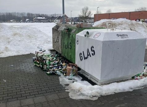 Schneechaos lässt Glascontainer in Region Osnabrück überlaufen