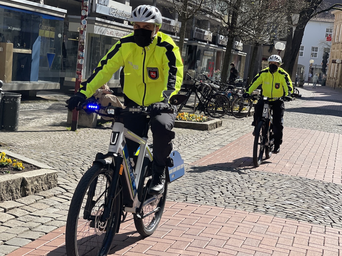 Gute Nachricht des Tages: Polizei Osnabrück ab sofort auch mit S-Pedelecs im Einsatz
