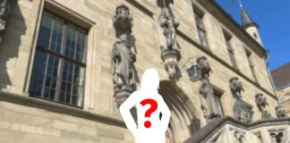 Symbolbild: Frau vor Rathaus
