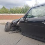 Auto prallt gegen Fahrzeuge im Gegenverkehr in Hasbergen
