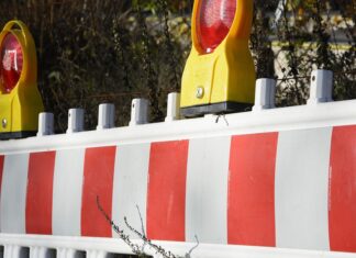 Am Bahndamm voll gesperrt