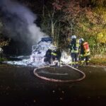 Auto in Flammen nach Unfall in Melle