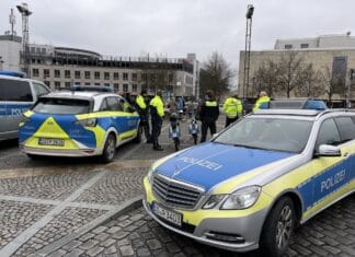 (Symbolbild) Polizei am Hauptbahnhof