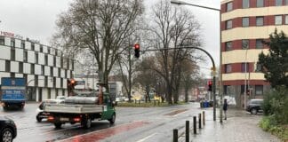 Nach tödlichem Unfall: Rechtsabbiegespur in Martinistraße soll zu Radweg werden