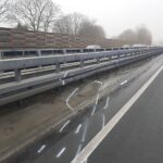 PKW-Gespann verunfallt auf Autobahn A30