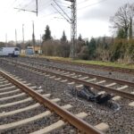 Zug erfasst Auto an Bahnübergang in Atter – Beeinträchtigungen im Zugverkehr zwischen Osnabrück und Rheine