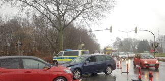 Zusammenstoß zweier Autos auf der Hannoverschen Straße