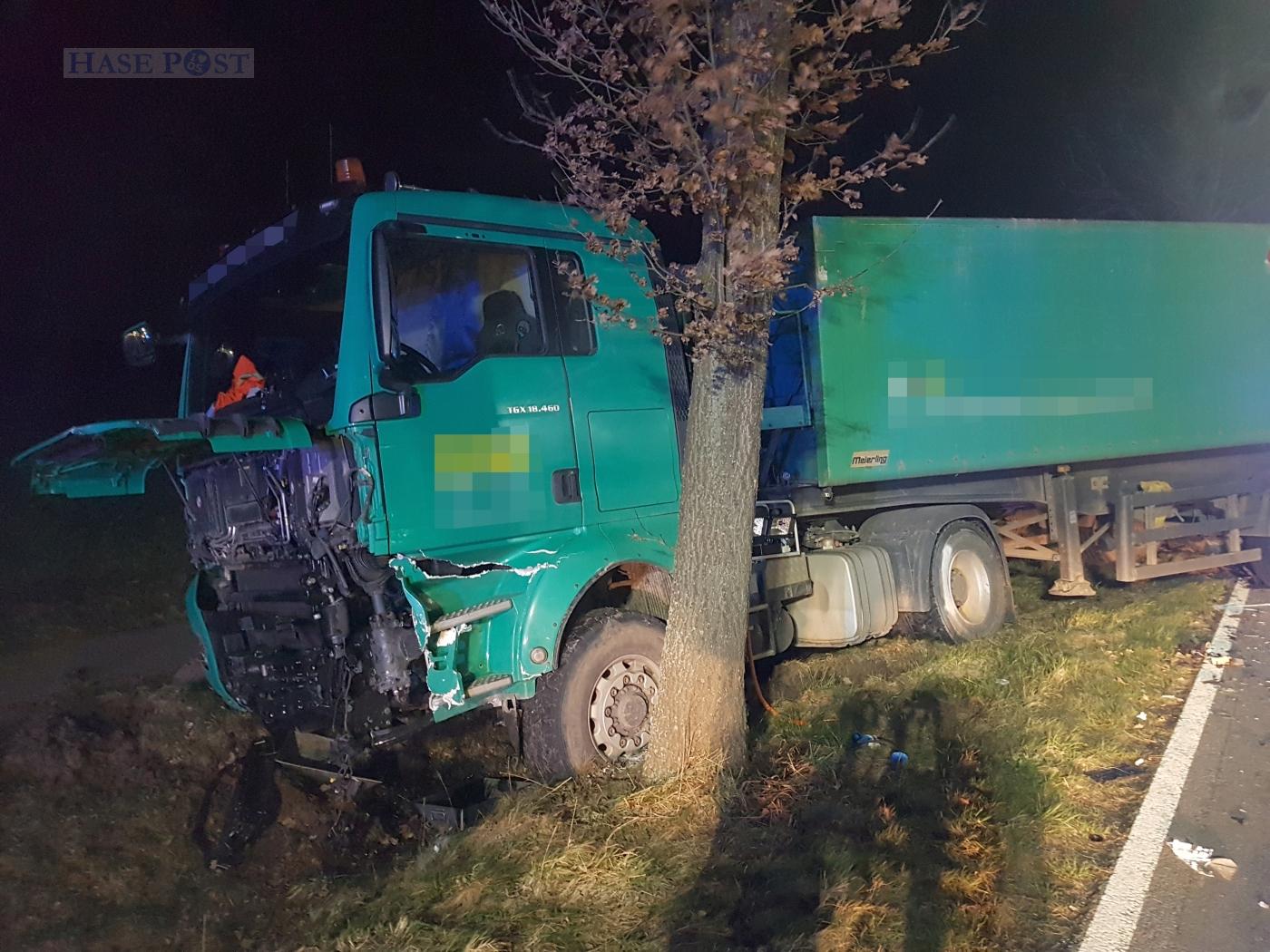 Der Fahrer des LKW blieb unverletzt (Foto: Westermann)