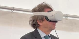 Frank Otte mit VR-Brille