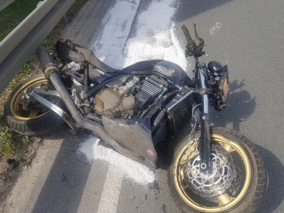 Schwerst verletzter Motorradfahrer nach Unfall auf Bundesstraße B68
