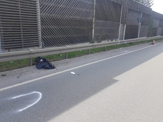 Schwerst verletzter Motorradfahrer nach Unfall auf Bundesstraße B68
