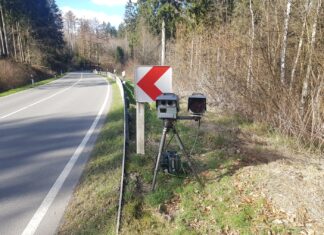 (Symbolbild) Mobiler Blitzer Radarkontrolle / Foto: Westermann